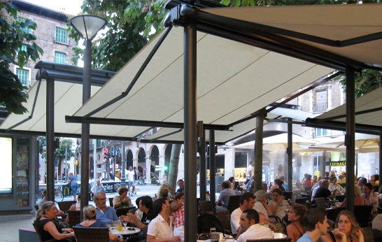 Butterfly Awning with diners 
